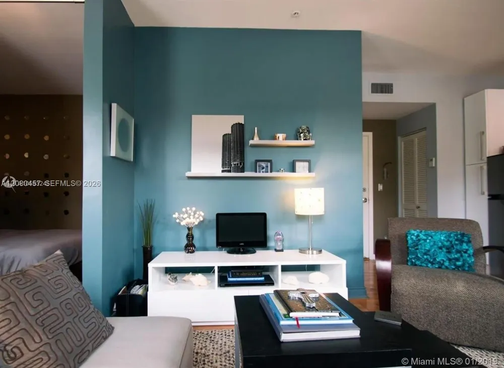 1521 Lenox Ave #203 Miami Beach, FL 33139