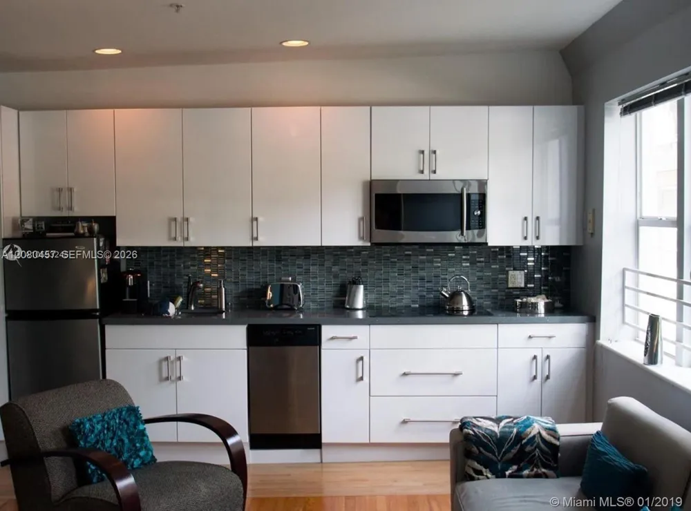 1521 Lenox Ave #203 Miami Beach, FL 33139