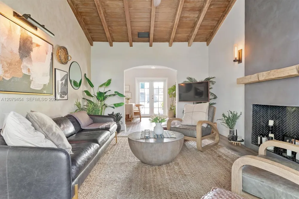 1024 Lenox Ave #1 Miami Beach, FL 33139