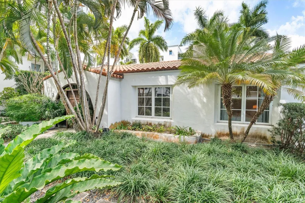 1024 Lenox Ave #1 Miami Beach, FL 33139