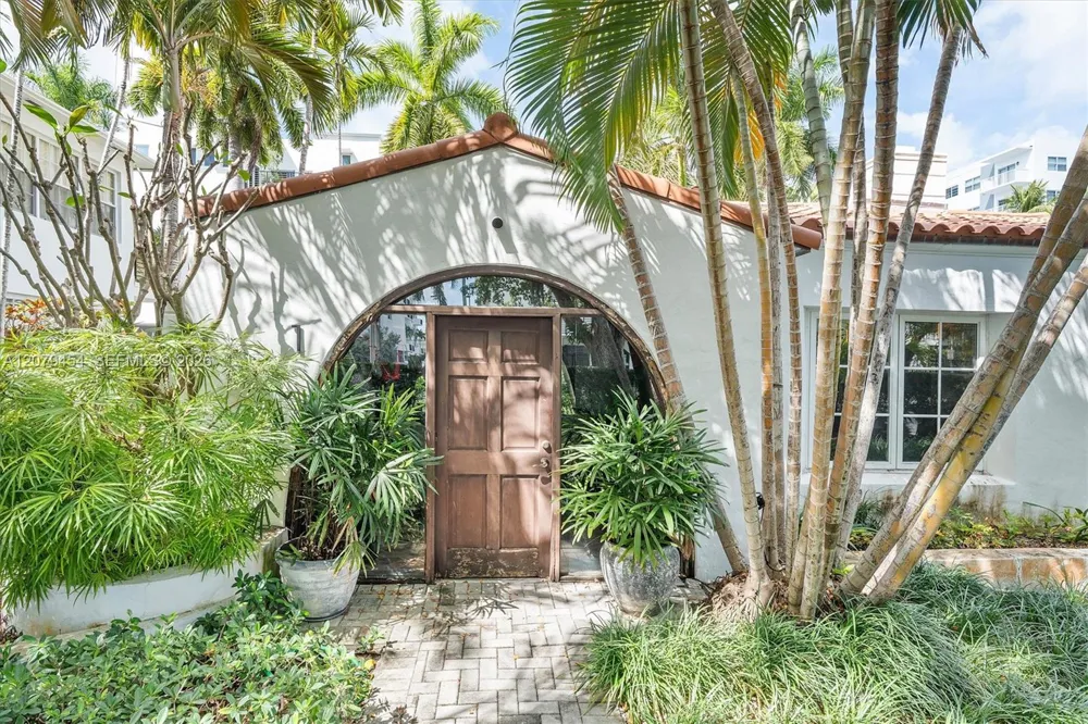 1024 Lenox Ave #1 Miami Beach, FL 33139