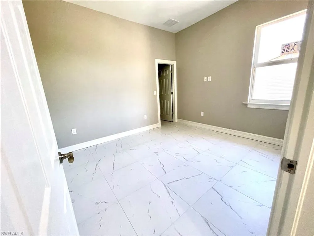 575 Summit Avenue S Lehigh Acres, FL 33974