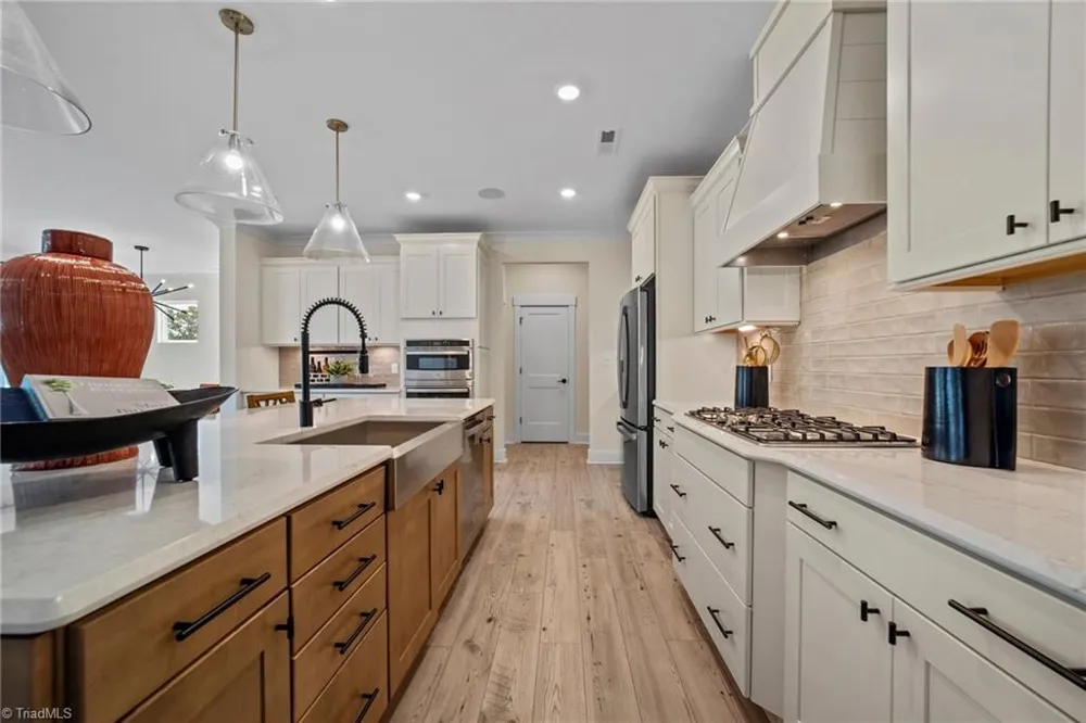 7811 Fairview Garden Trail Clemmons, NC 27012