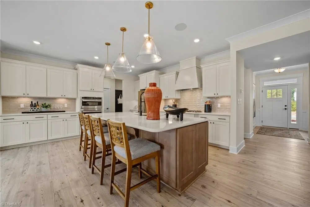 7811 Fairview Garden Trail Clemmons, NC 27012
