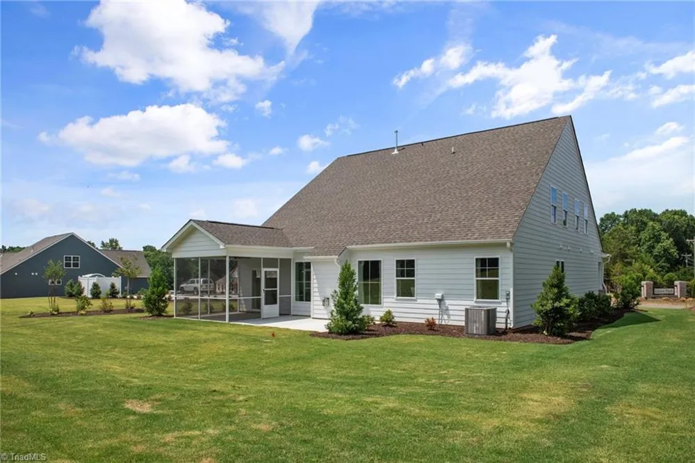 7811 Fairview Garden Trail Clemmons, NC 27012