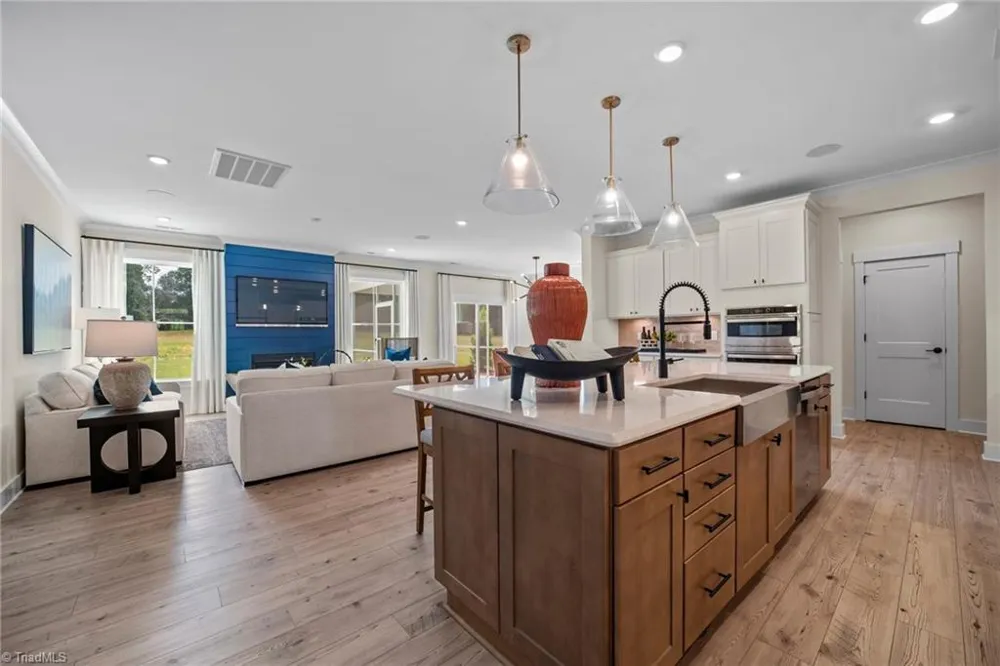 7811 Fairview Garden Trail Clemmons, NC 27012