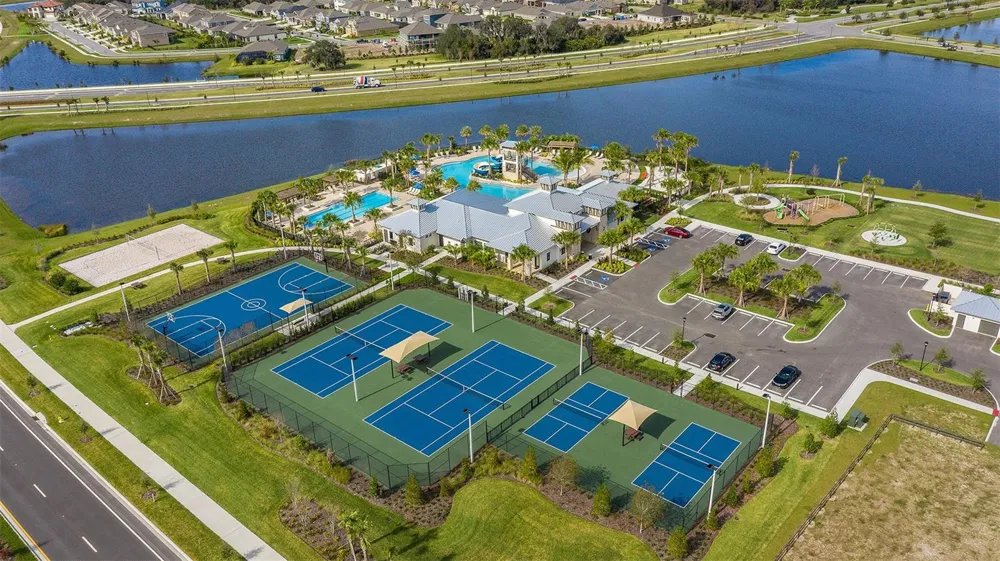 5316 SPRING MAIDEN CIRCLE Apollo Beach, FL 33572