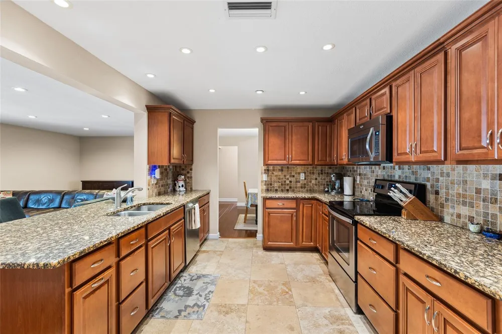 12152 BONNIE TERRACE Seminole, FL 33772