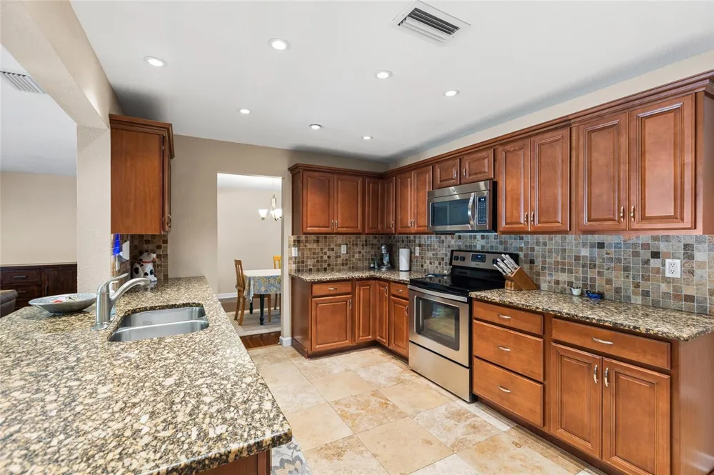 12152 BONNIE TERRACE Seminole, FL 33772