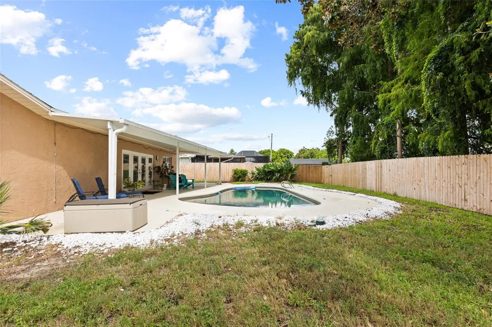 12152 BONNIE TERRACE Seminole, FL 33772