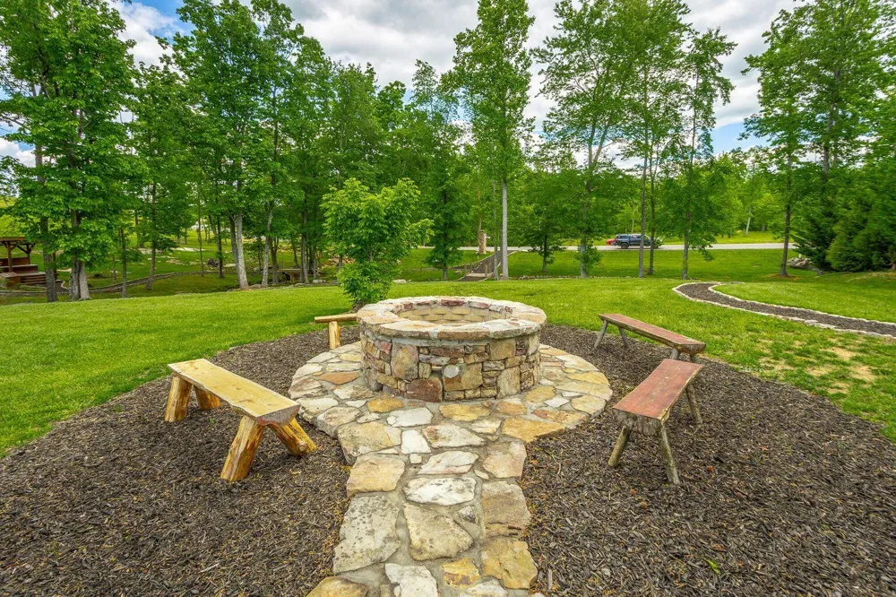 3775 Crockett Pointe Jasper, TN 37347