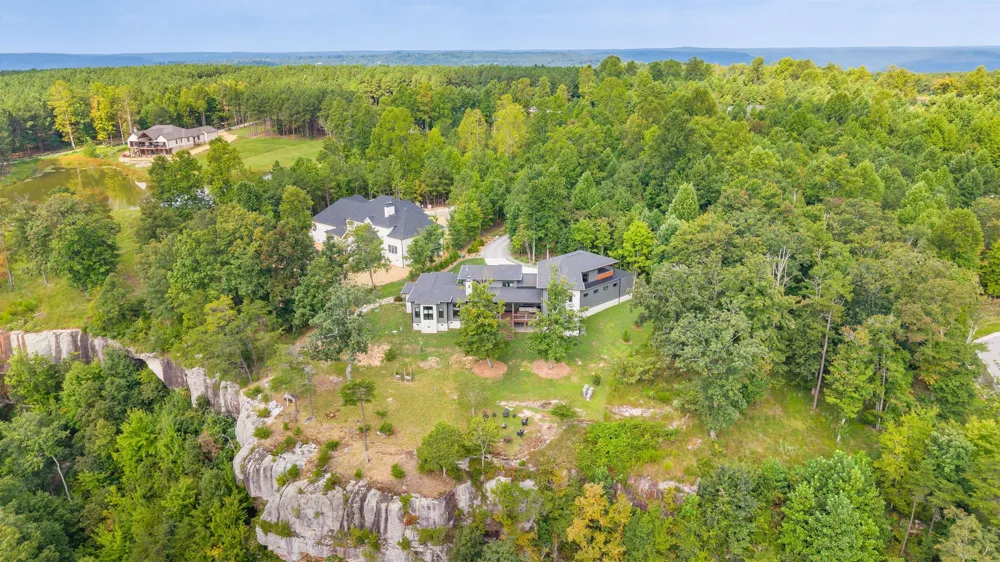 3775 Crockett Pointe Jasper, TN 37347