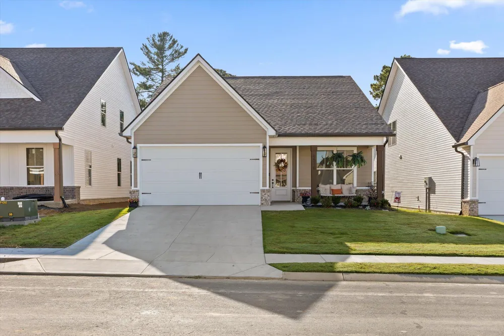 6530 Elizabeth Ann Way Ooltewah, TN 37363