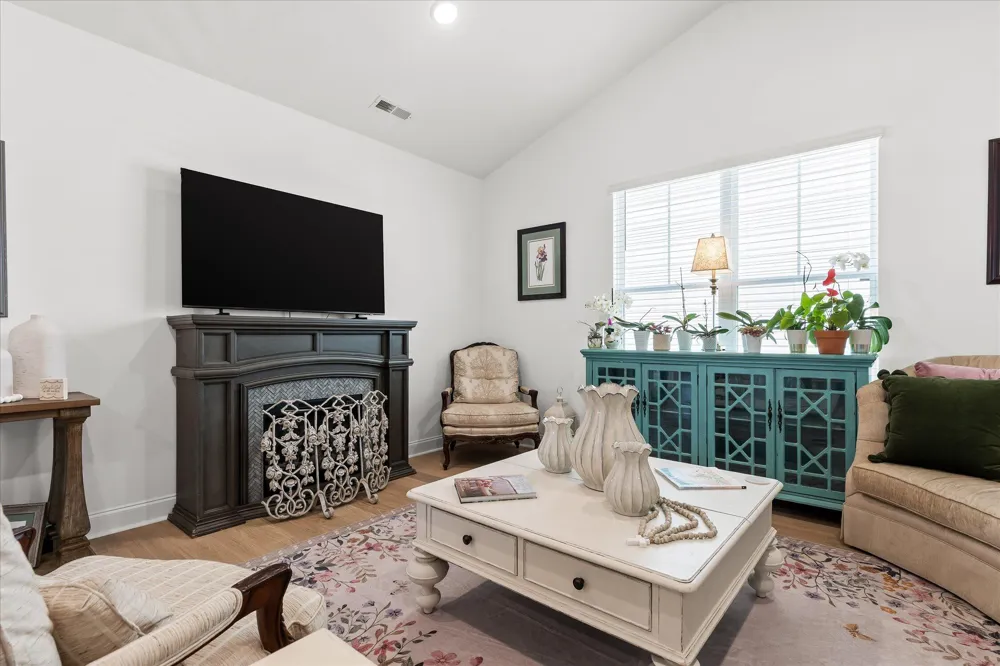 6530 Elizabeth Ann Way Ooltewah, TN 37363