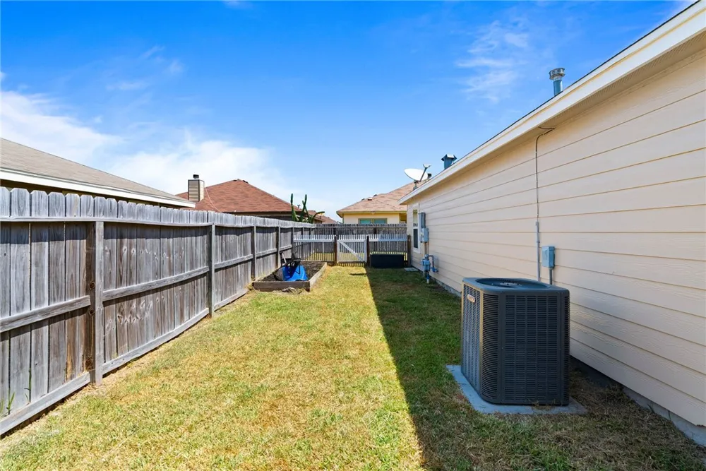 1110 Fallow Lane Corpus Christi, TX 78418