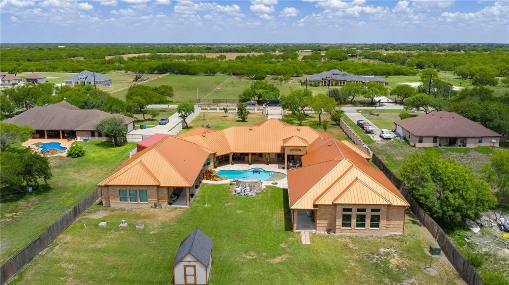 221 W Sage Kingsville, TX 78363