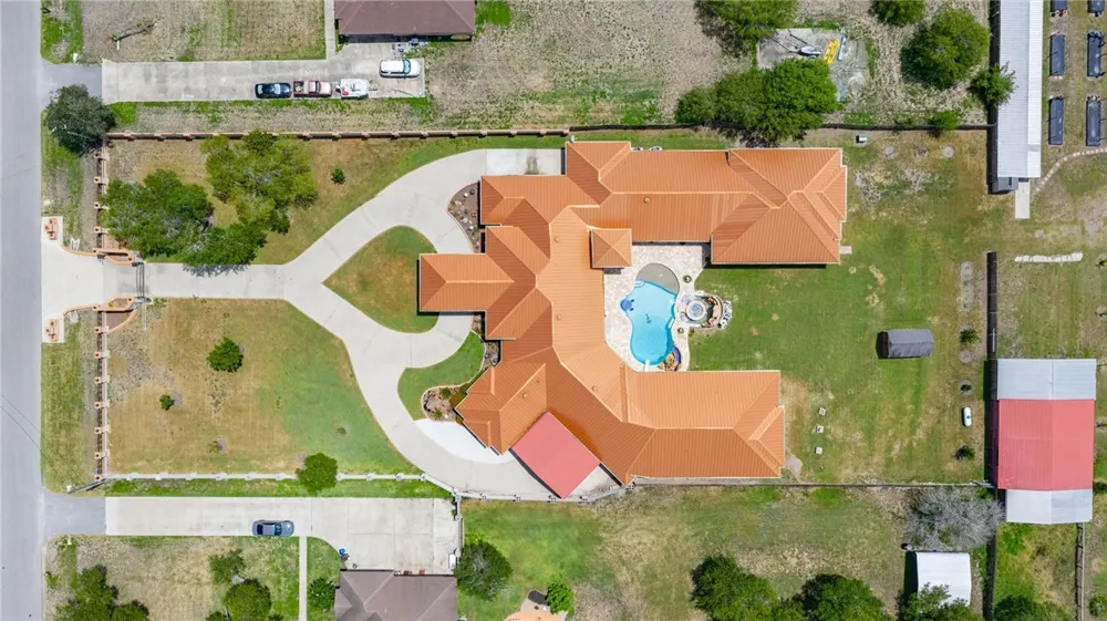 221 W Sage Kingsville, TX 78363