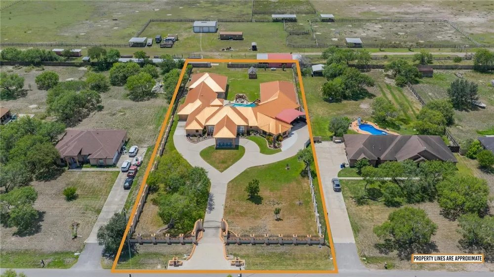 221 W Sage Kingsville, TX 78363