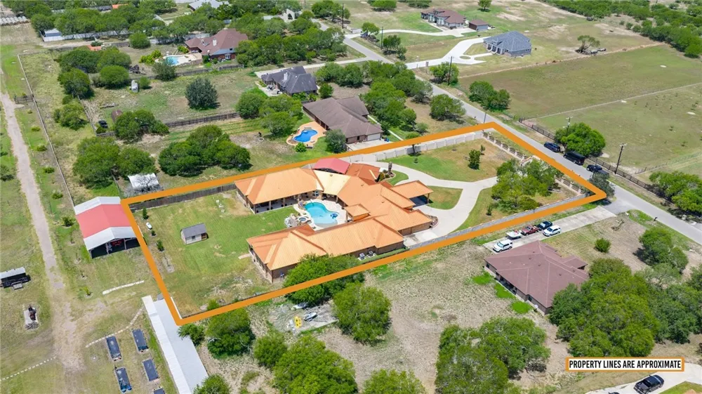 221 W Sage Kingsville, TX 78363