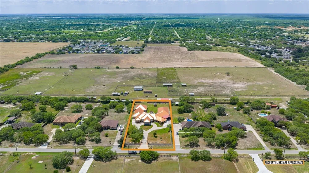 221 W Sage Kingsville, TX 78363