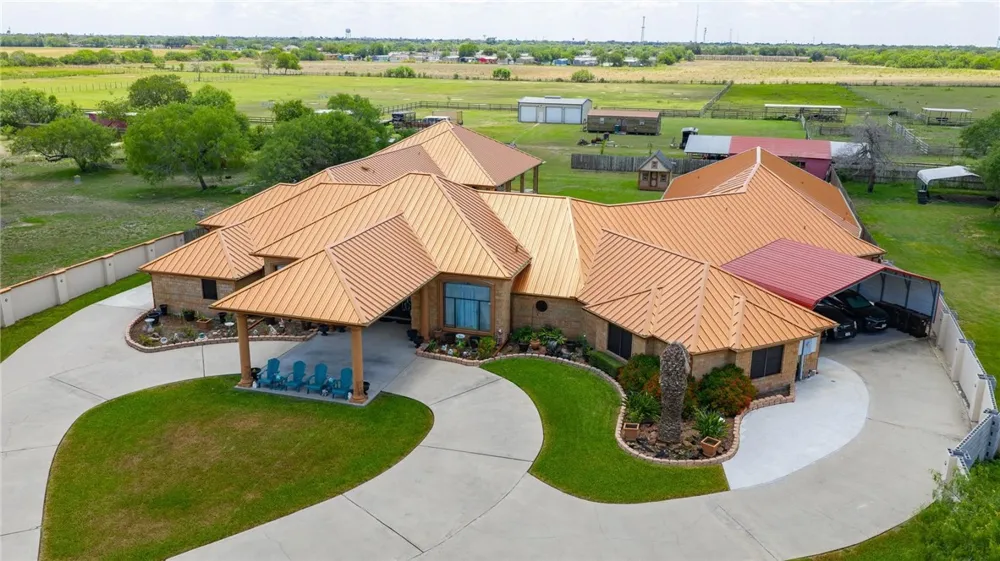 221 W Sage Kingsville, TX 78363