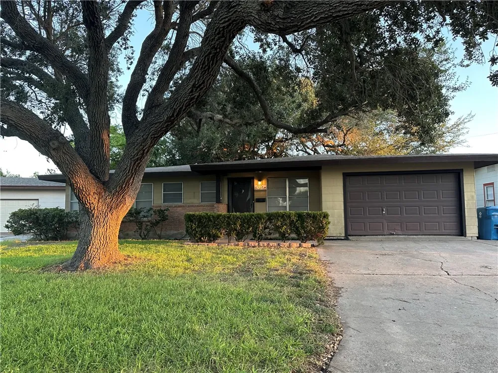 118 7th Street Portland, TX 78374
