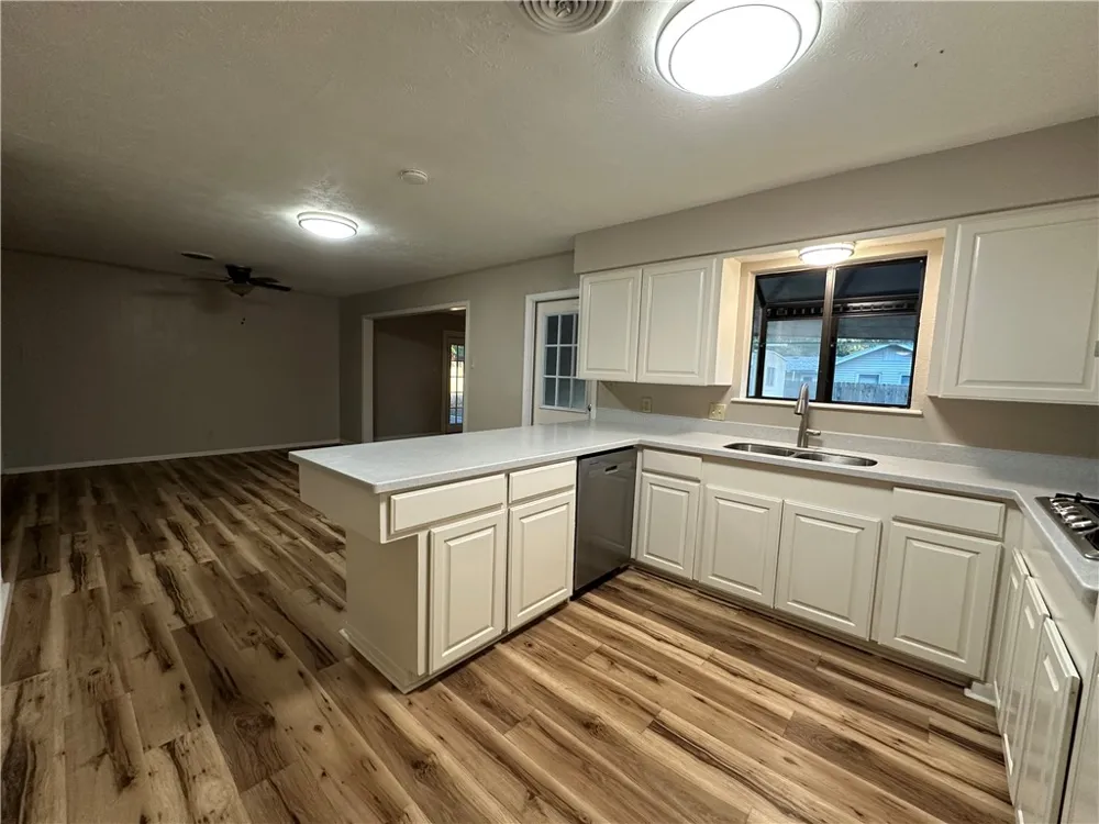 118 7th Street Portland, TX 78374