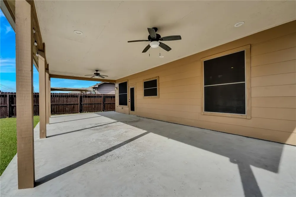 3021 Maverick Drive Corpus Christi, TX 78410