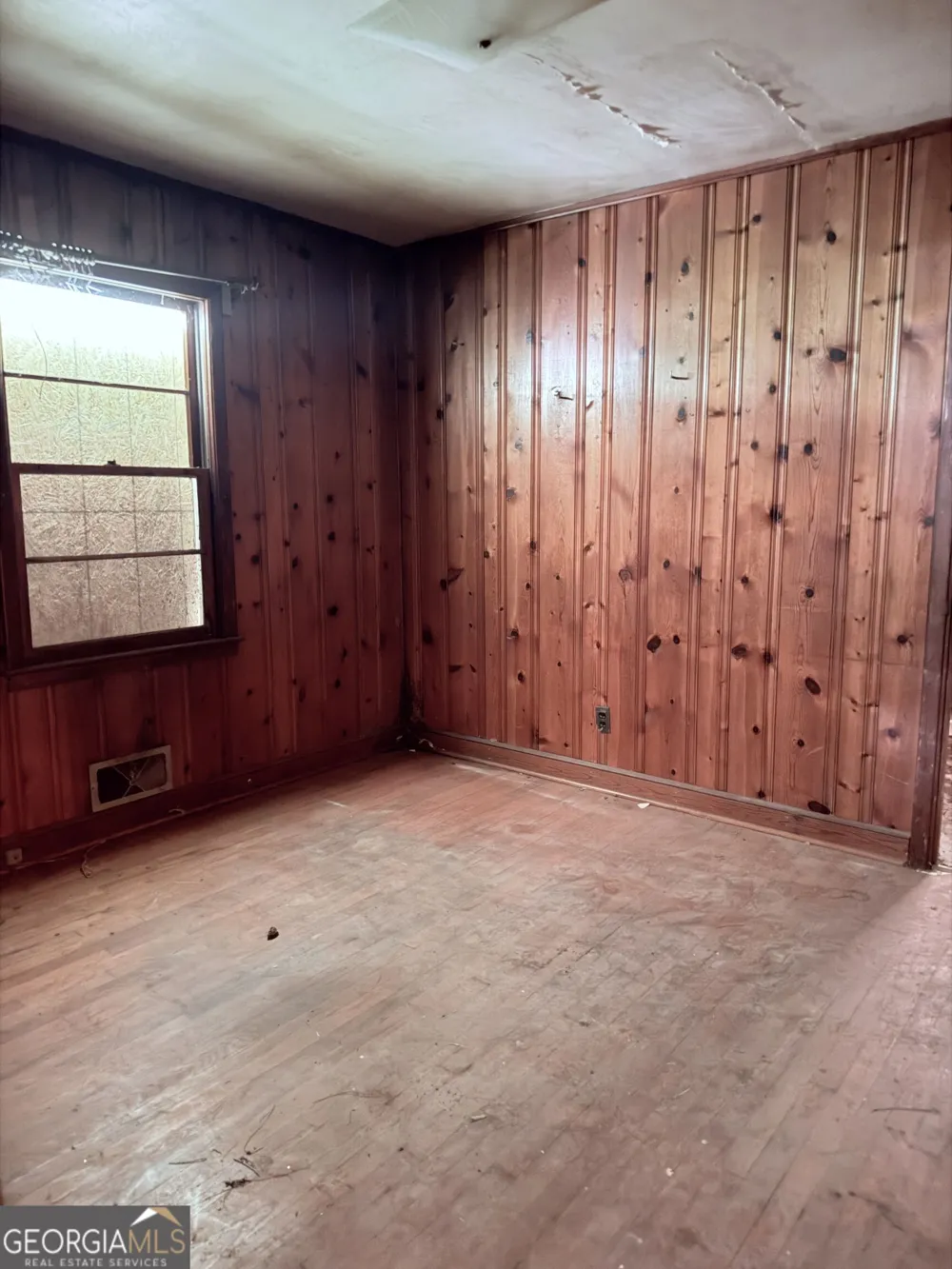 2879 Rockwood RD East Point, GA 30344