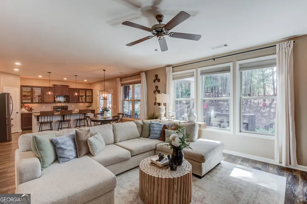 6144 Stella Light DR Flowery Branch, GA 30542