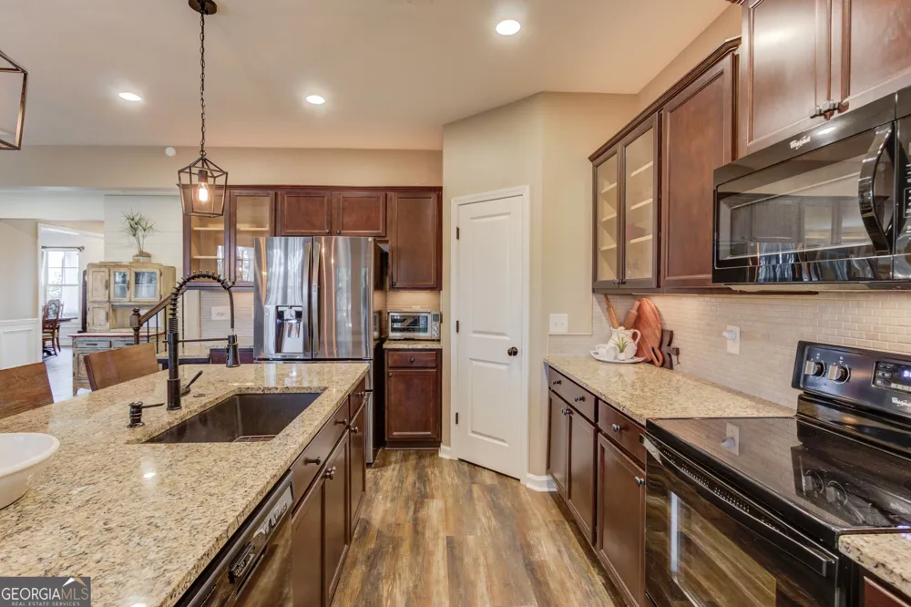 6144 Stella Light DR Flowery Branch, GA 30542