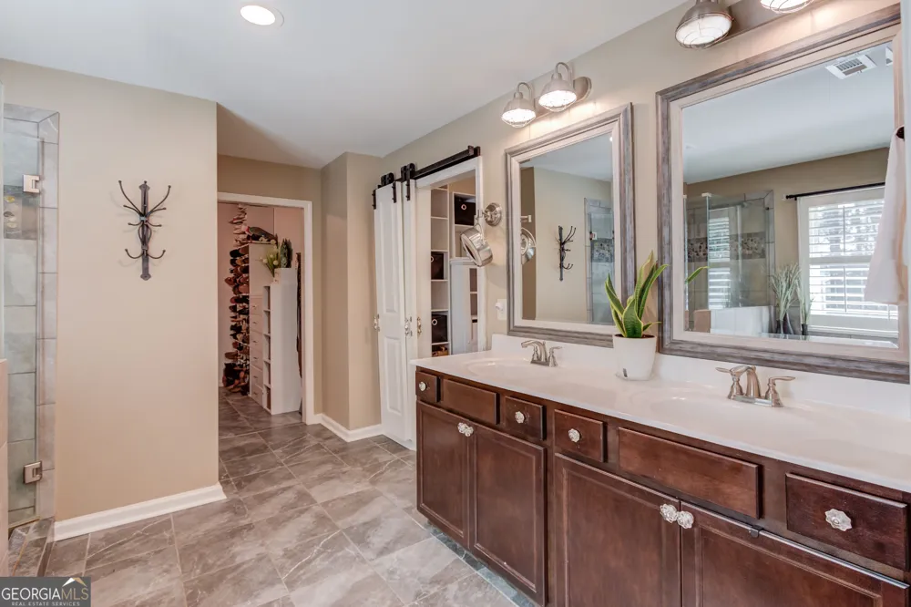 6144 Stella Light DR Flowery Branch, GA 30542