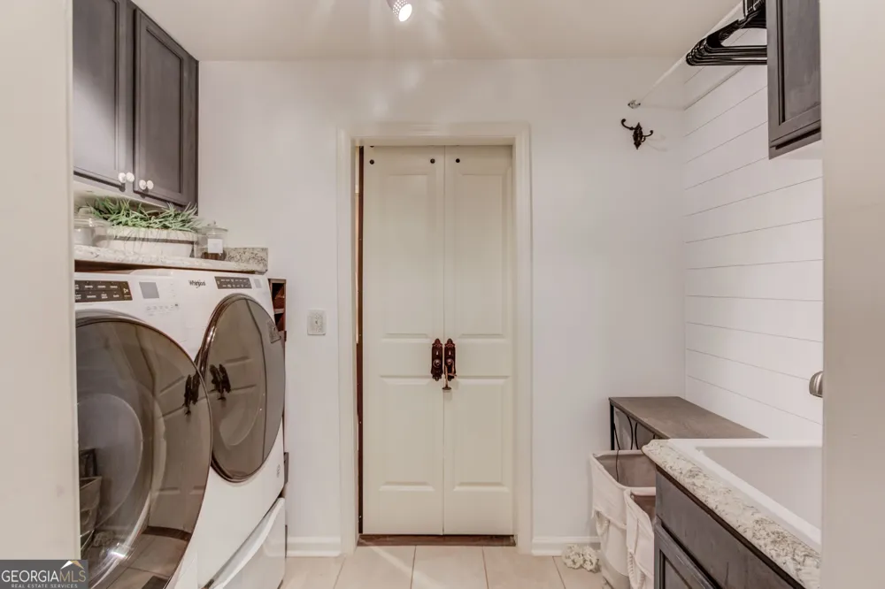 6144 Stella Light DR Flowery Branch, GA 30542