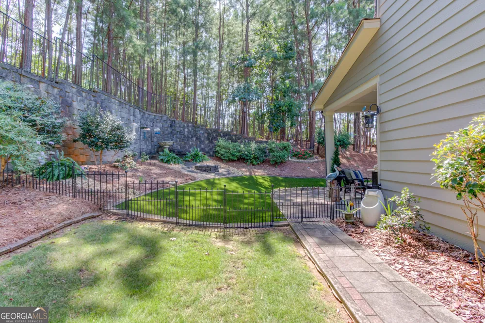6144 Stella Light DR Flowery Branch, GA 30542