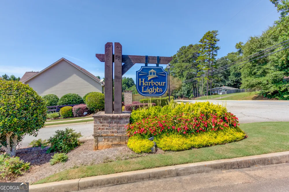 6144 Stella Light DR Flowery Branch, GA 30542
