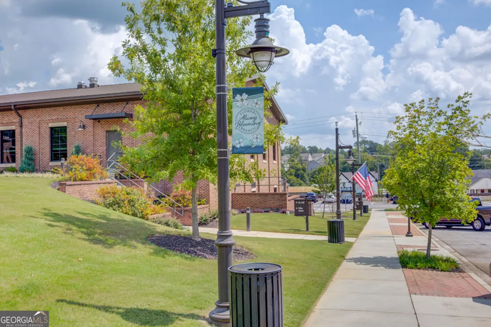 6144 Stella Light DR Flowery Branch, GA 30542