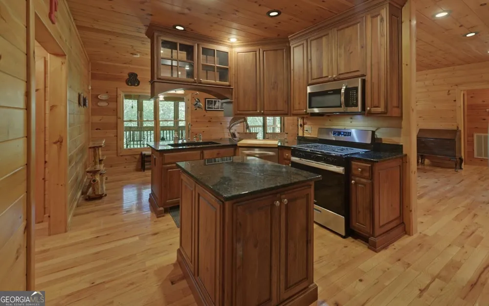 803 Brookhaven LN Blue Ridge, GA 30513