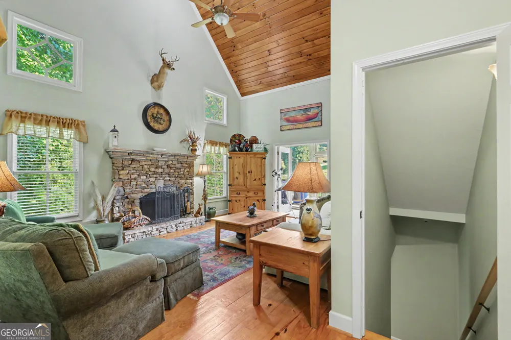 105 Evergreen RD Hiawassee, GA 30546