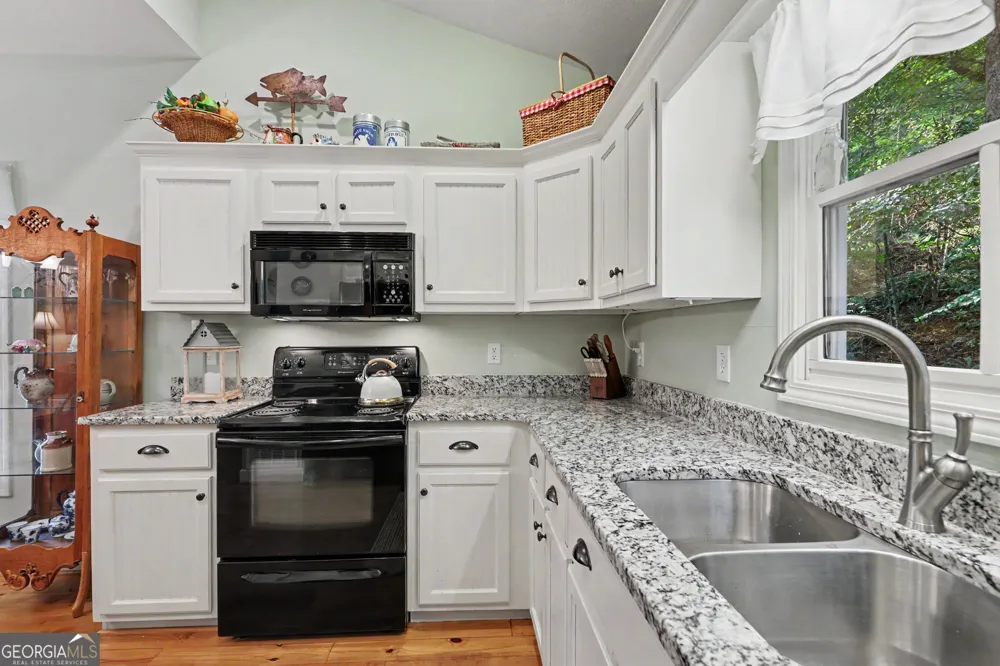 105 Evergreen RD Hiawassee, GA 30546
