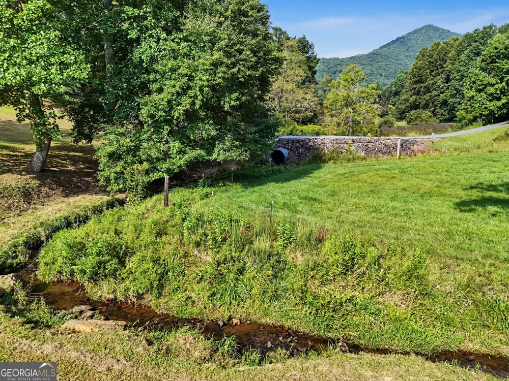 105 Evergreen RD Hiawassee, GA 30546