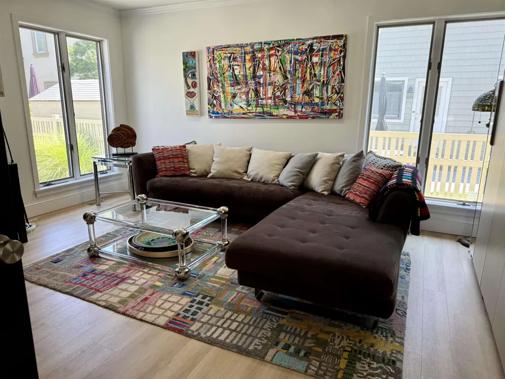 4 Brunswick Ct Margate, NJ 08402
