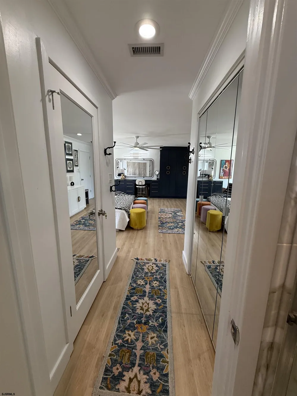 4 Brunswick Ct Margate, NJ 08402