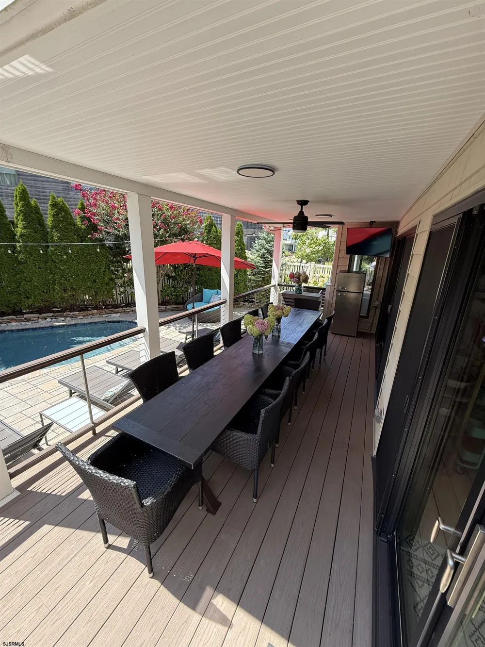 4 Brunswick Ct Margate, NJ 08402