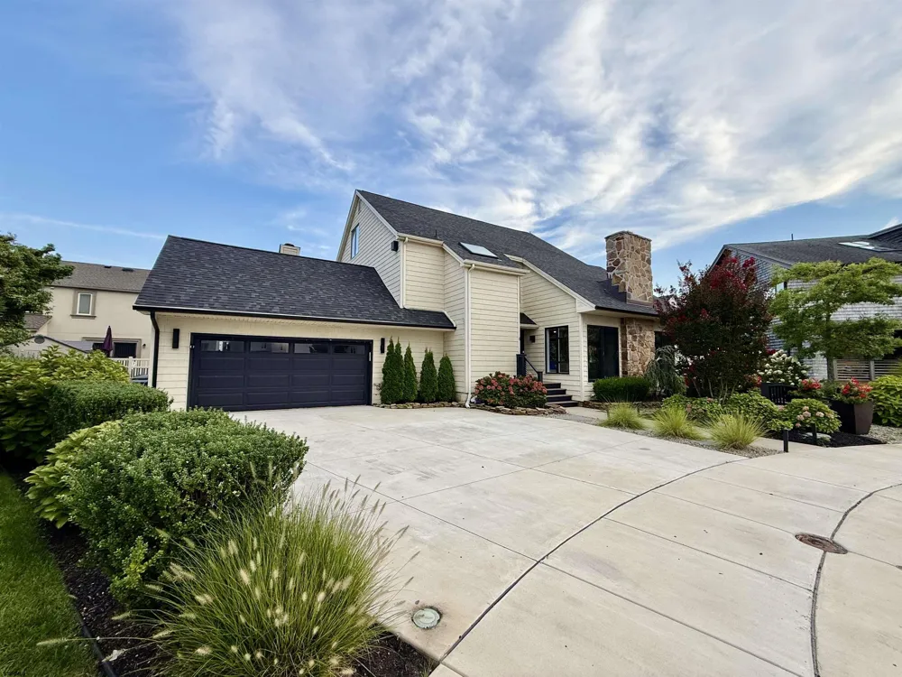 4 Brunswick Ct Margate, NJ 08402