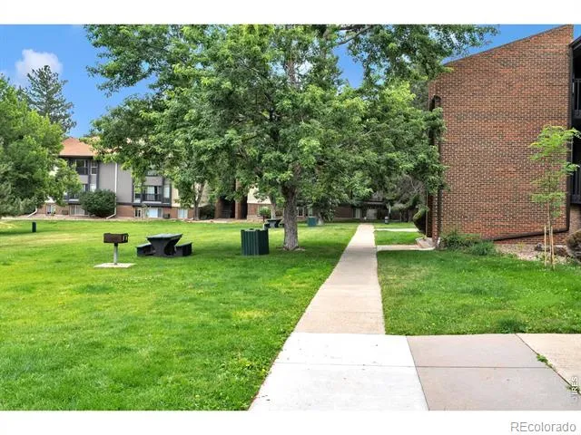 850 W Moorhead Circle #2F Boulder, CO 80305