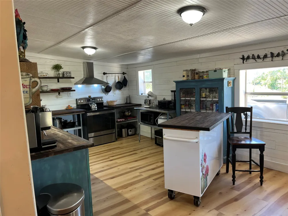 12613 State Highway 36 E Cross Plains, TX 76443