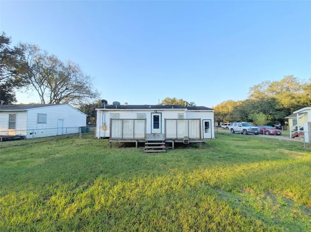 1717 Hawthorne Street La Marque, TX 77568