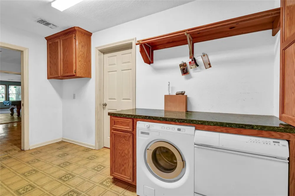 3852 County Road 704 Brazoria, TX 77422