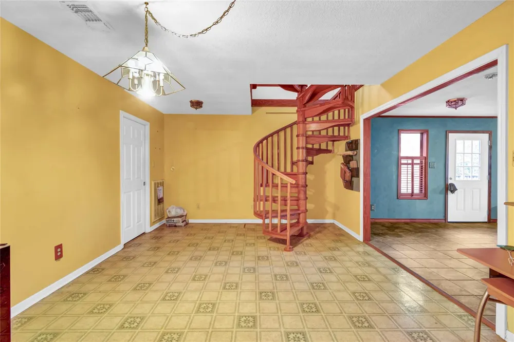 3852 County Road 704 Brazoria, TX 77422