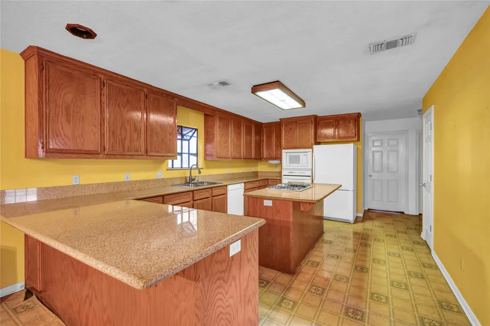 3852 County Road 704 Brazoria, TX 77422